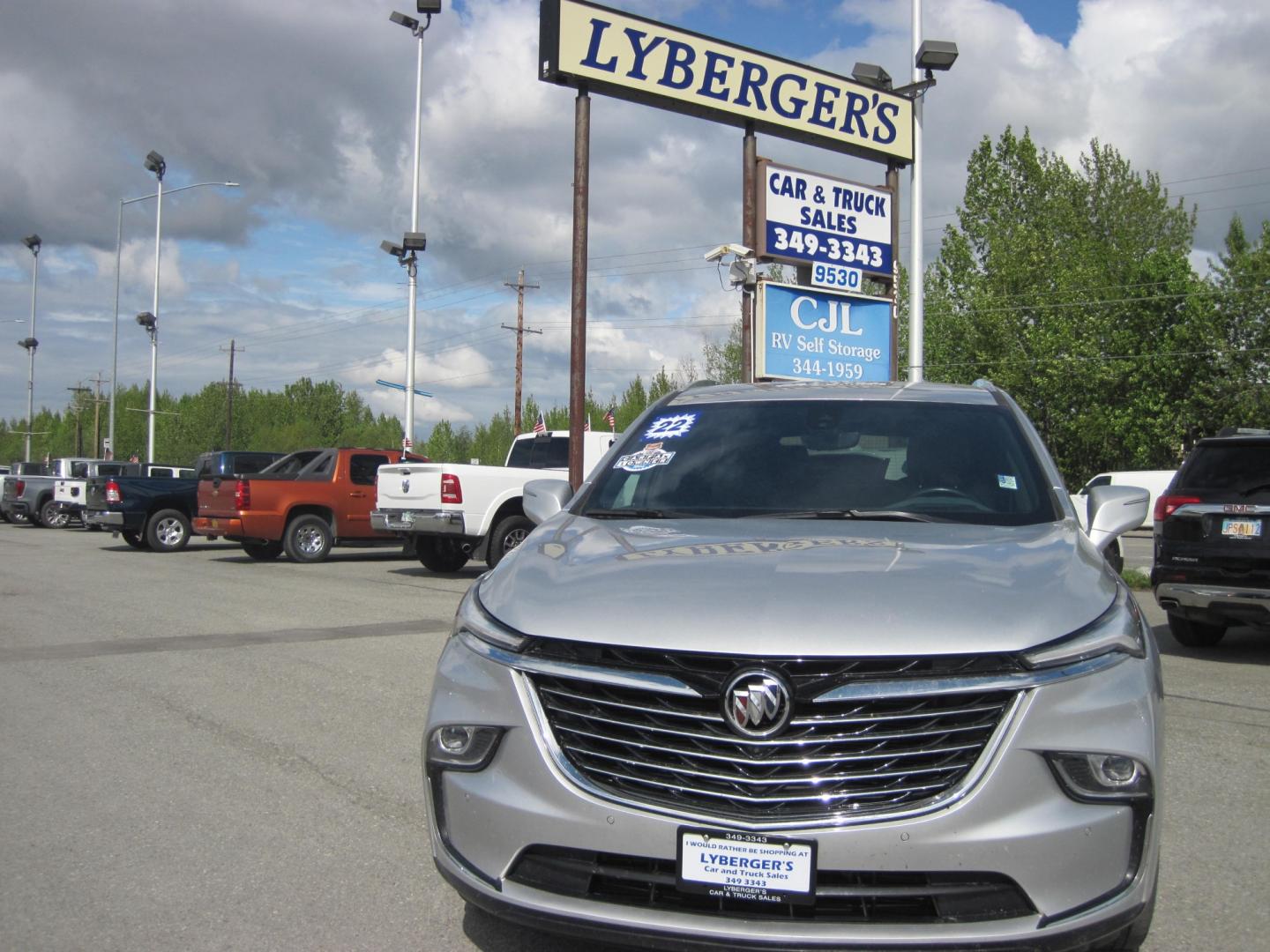 2022 silver /black Buick Enclave (5GAEVBKW7NJ) , located at 9530 Old Seward Highway, Anchorage, AK, 99515, (907) 349-3343, 61.134140, -149.865570 - Photo#1